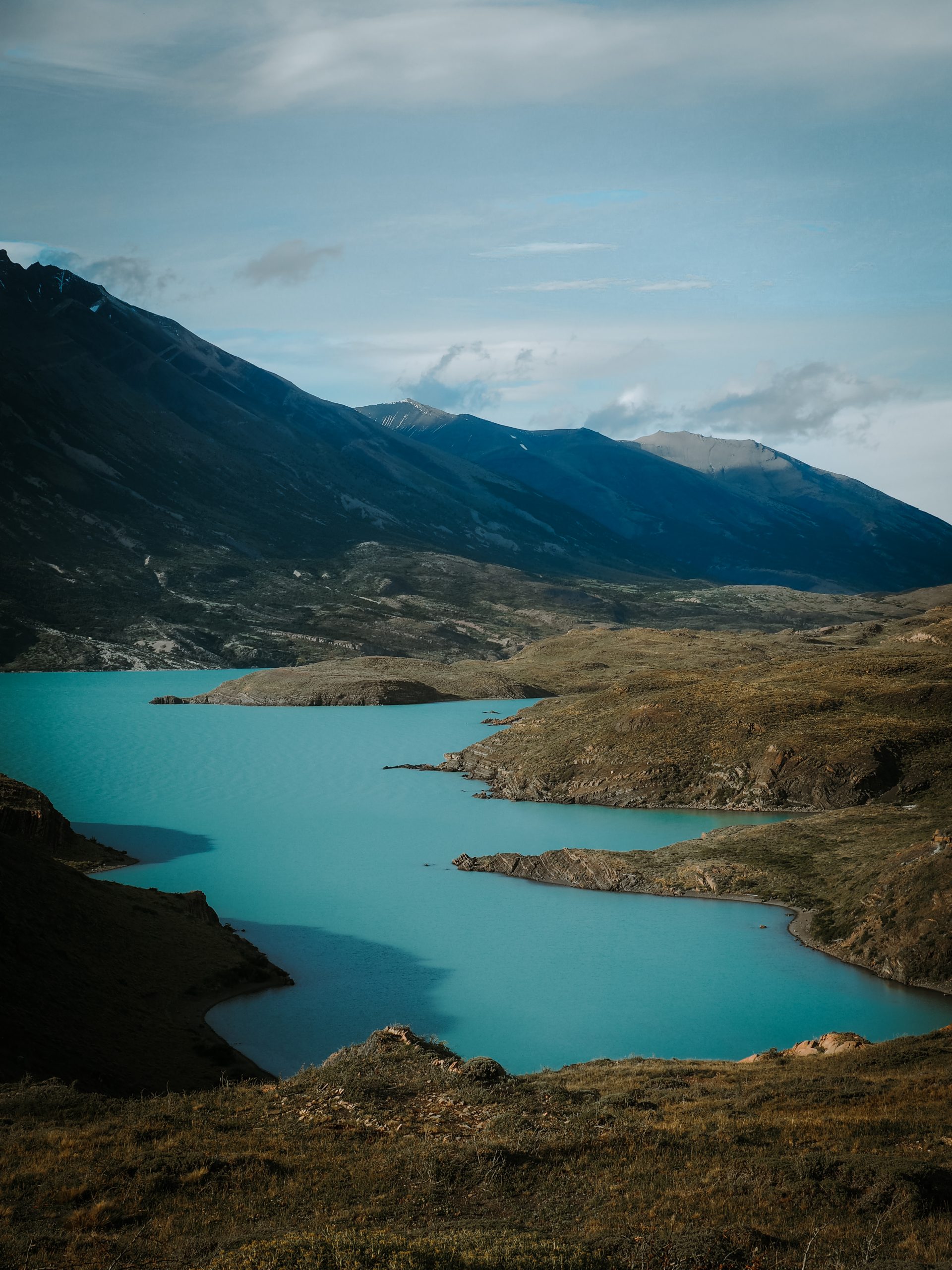 Blaue Seen mit Bergen